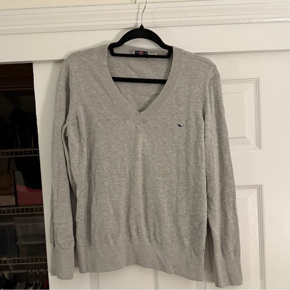Vineyard Vines Light Gray Sweater - Picture 1 of 2